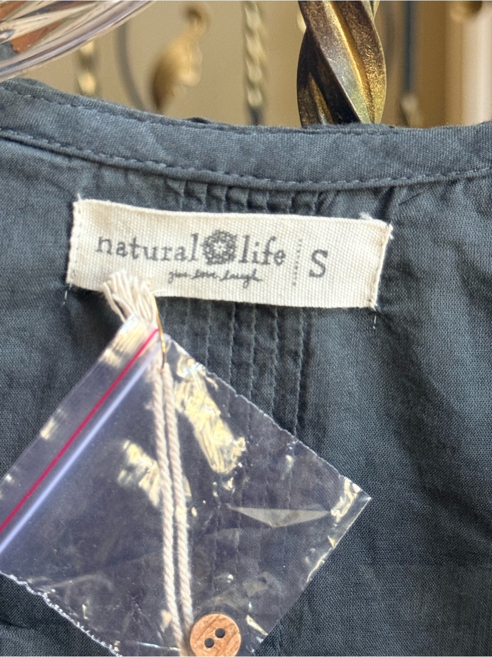 Natural Life NWT Peasant Top. Size S 100%Cotton. Elastic Sleeves. Button front - Picture 4 of 7